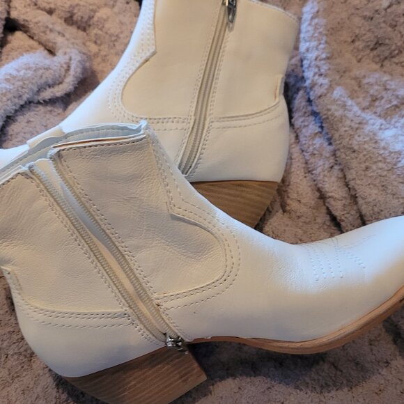 Dolce Vita Silma Western Mid-Calf Zip Bootie - Picture 12 of 14